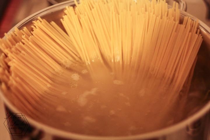 Spaghetti kochen
