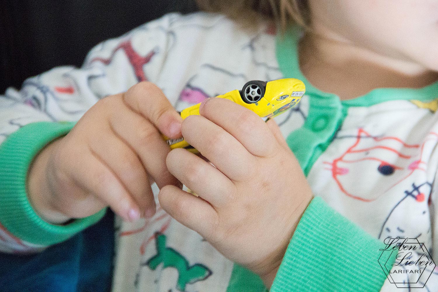 das Auto kommt mit ins Bett das Auto kommt mit ins Bett