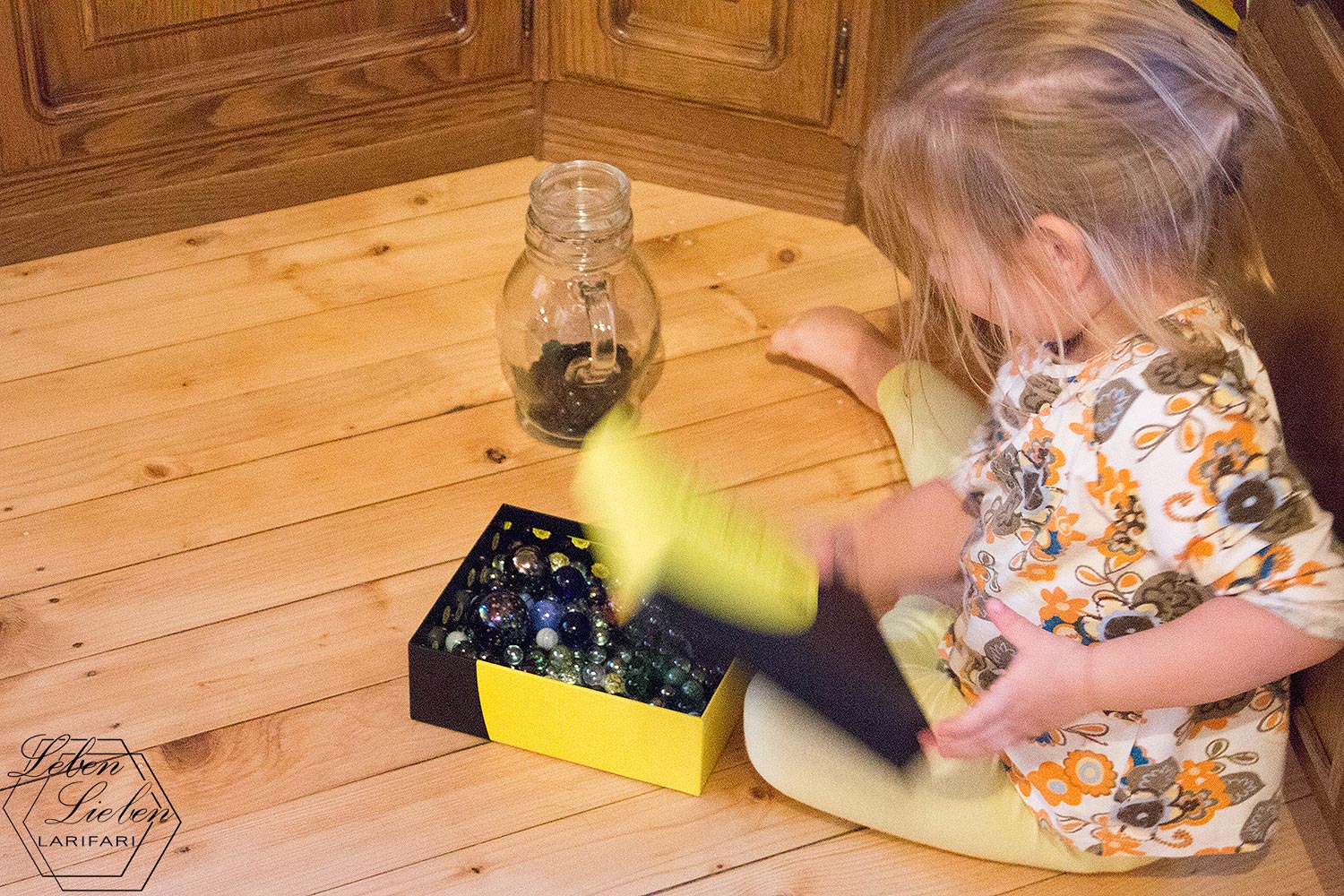 #WIB – Murmeln spielen mit Lotte #WIB - Murmeln spielen mit Lotte