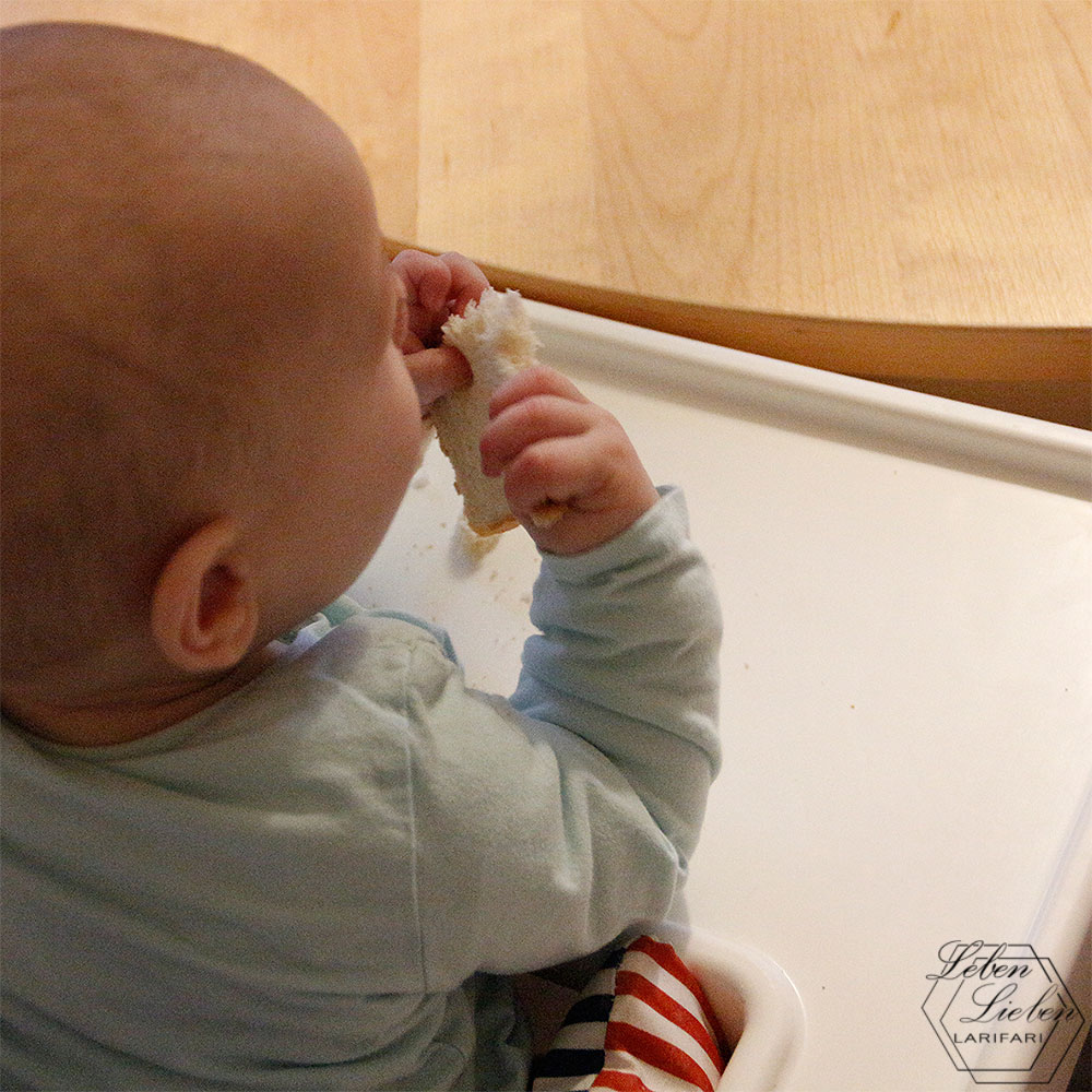 9 Monate Jona – Entwicklung – das Baby isst (nicht) 9 Monate Jona - Entwicklung - das Baby isst (nicht)