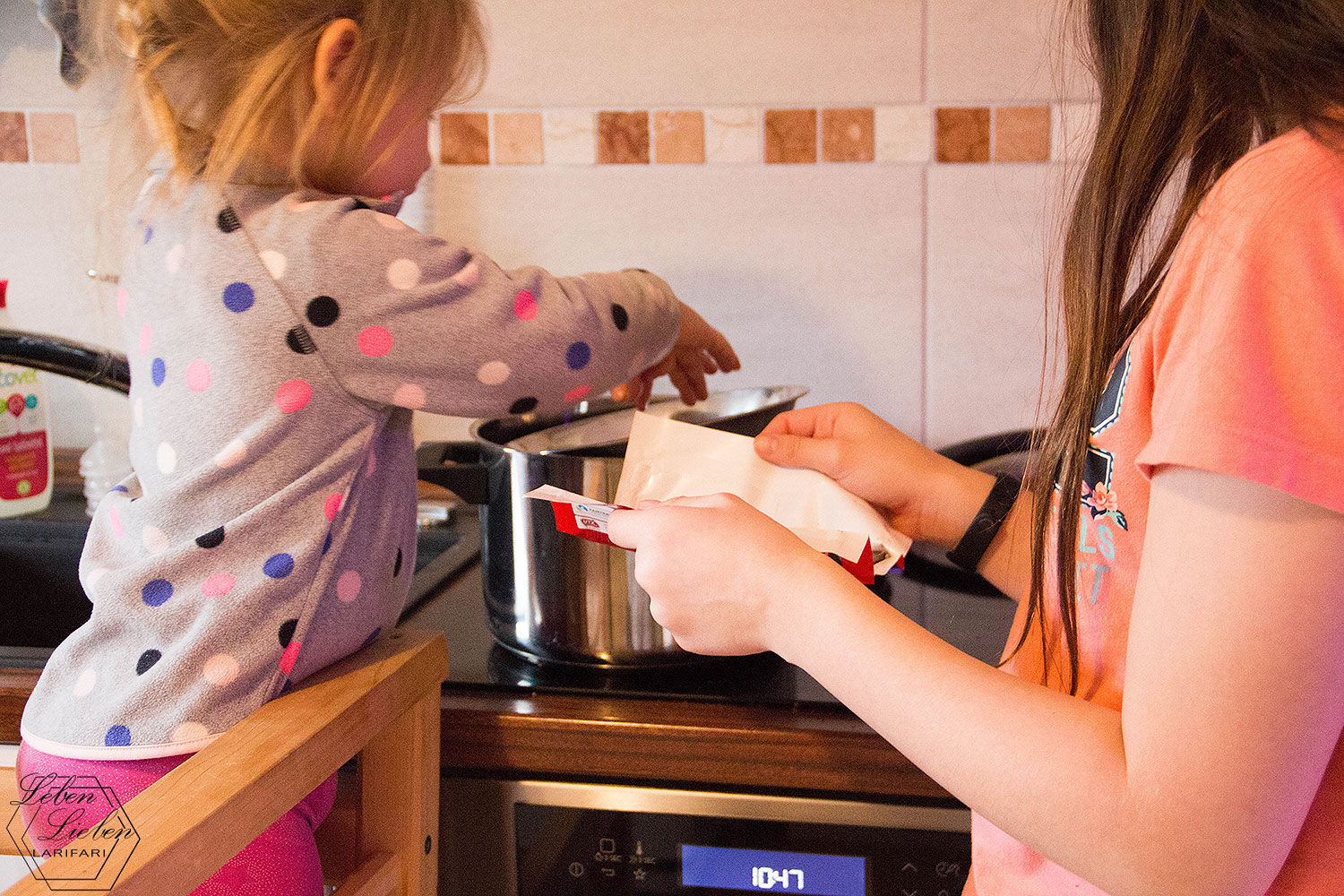 Wochenende in Bildern – die Schwestern backen