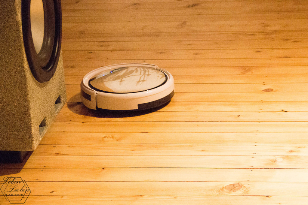 Saugwischroboter OptimusClean bei der Arbeit