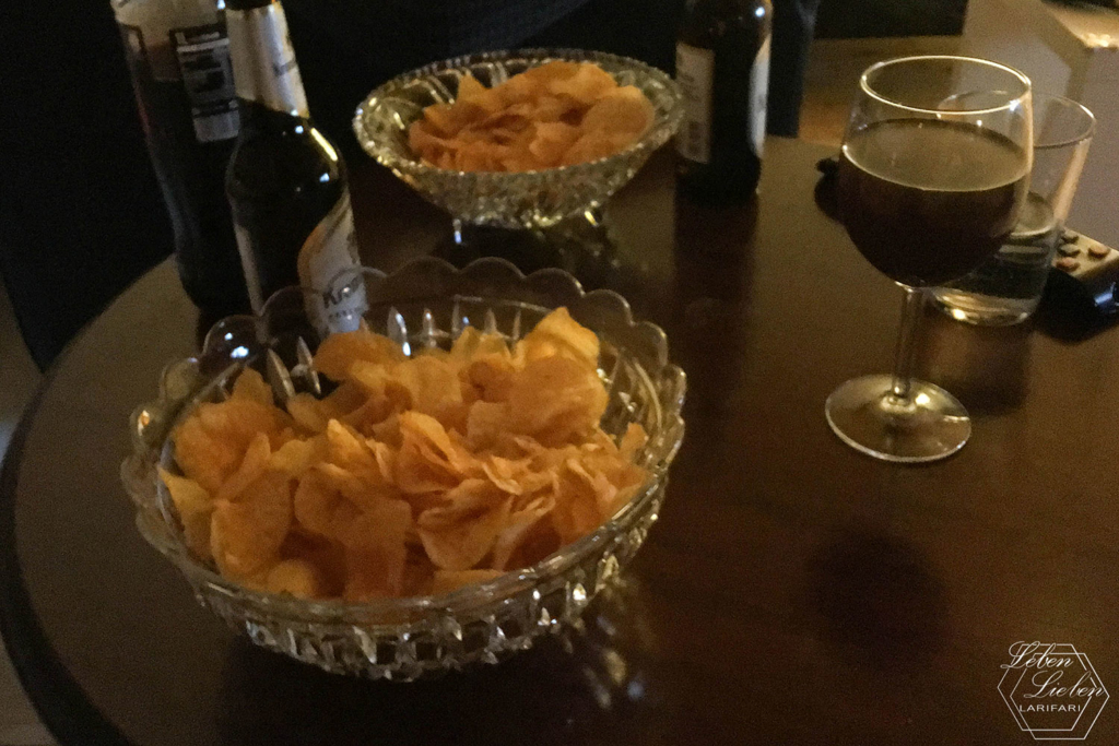 Chips und Cola-Bier