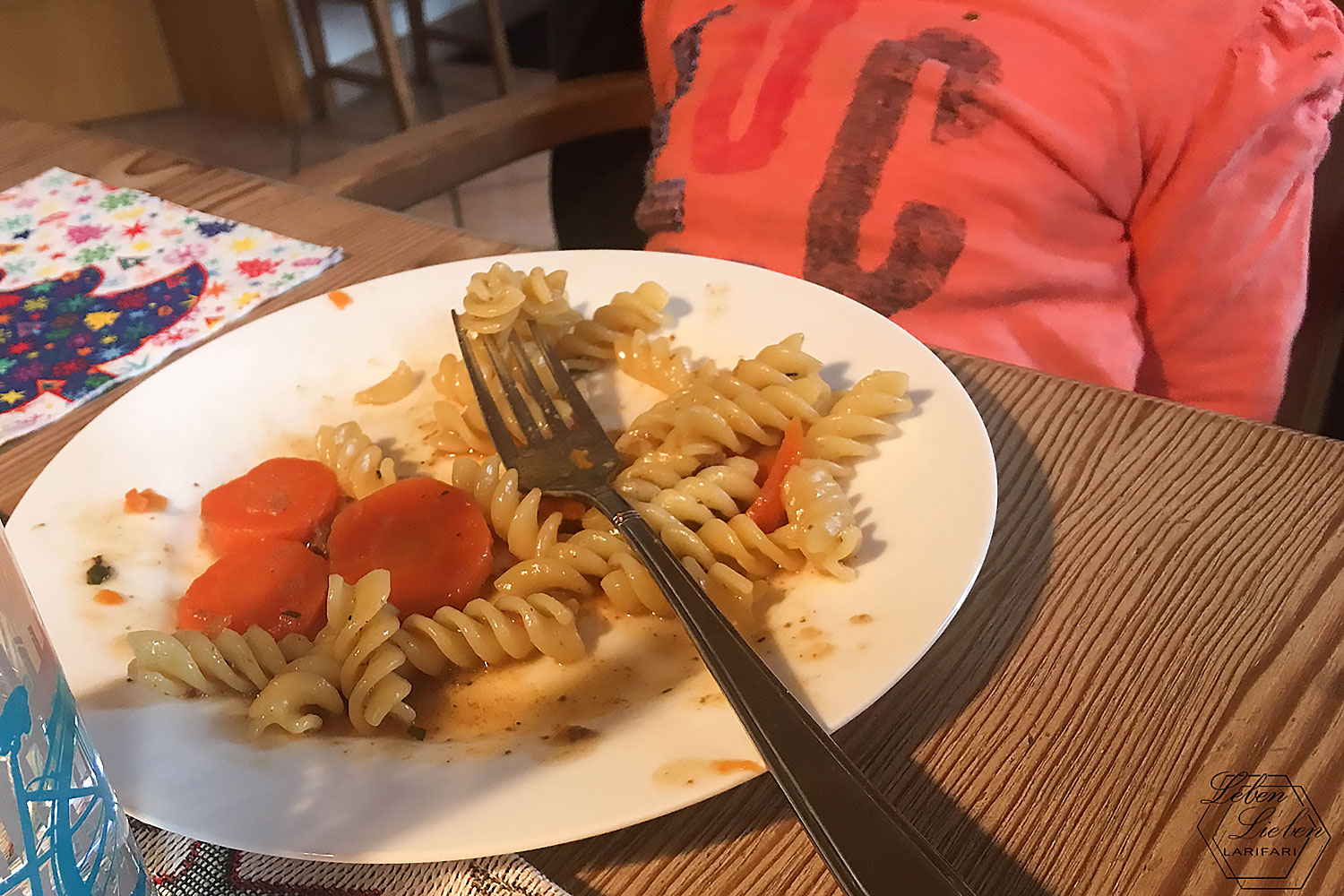 Lotte isst etwas