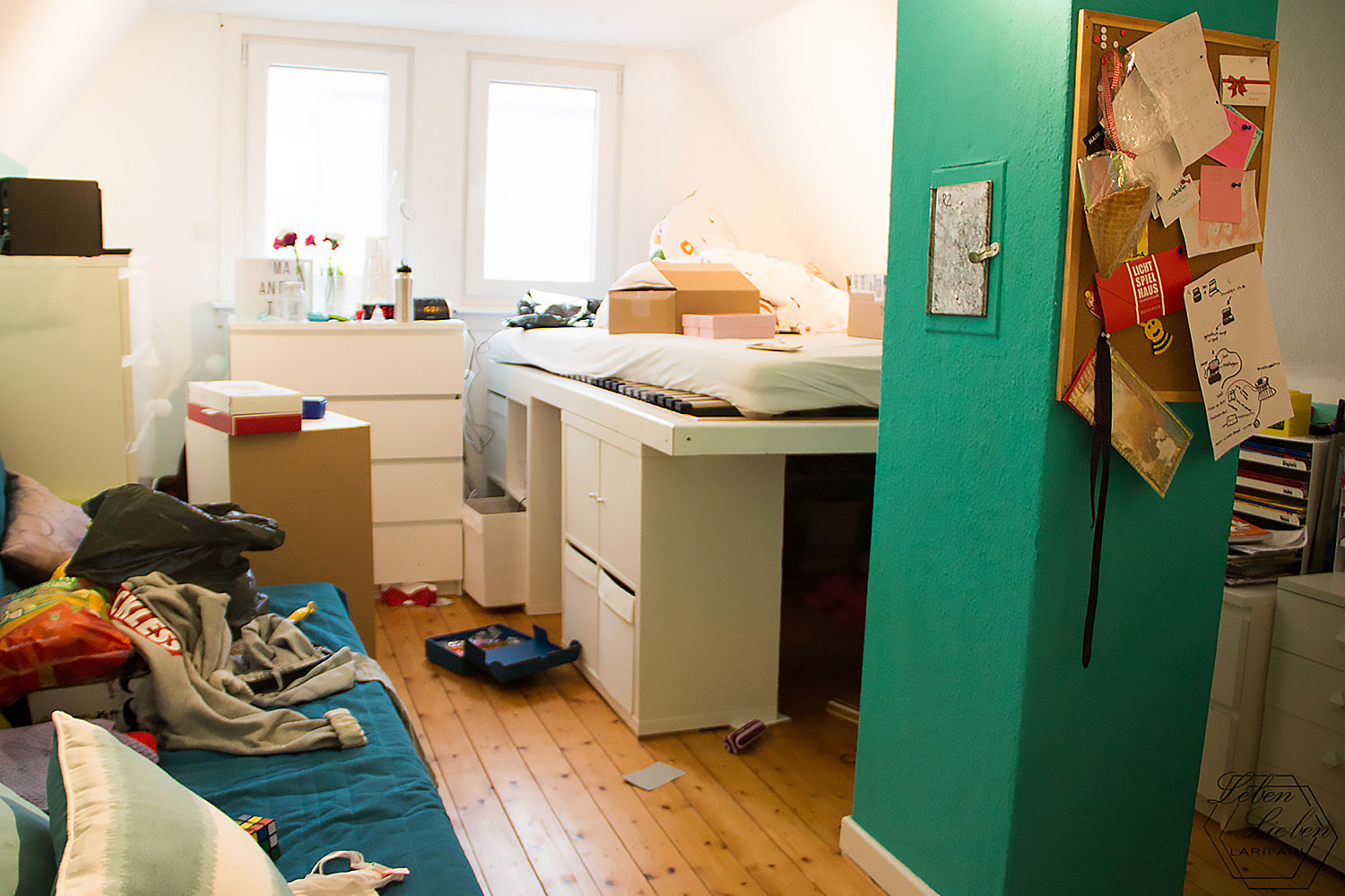 Ninas Jugendzimmer im Chaos