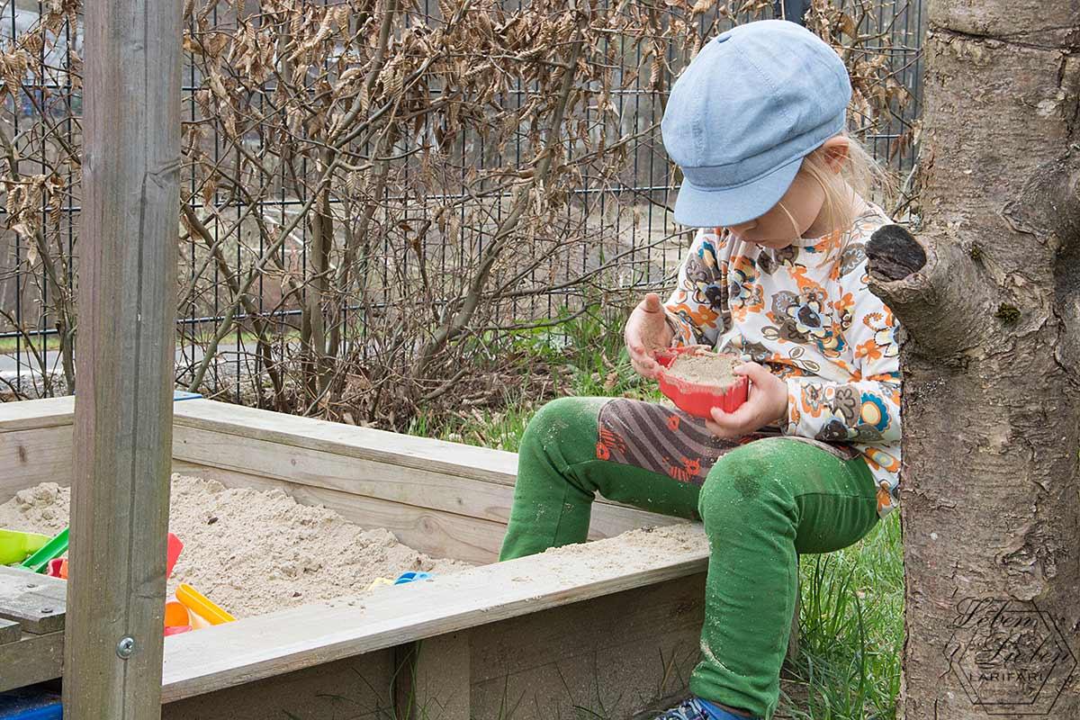 Lotte im Sandkasten Lotte im Sandkasten