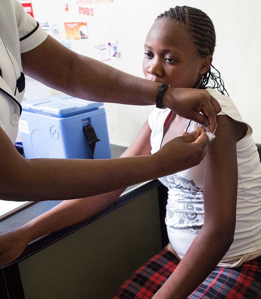 Pampers für UNICEF und gegen Tetanus: Impfung in Kenia