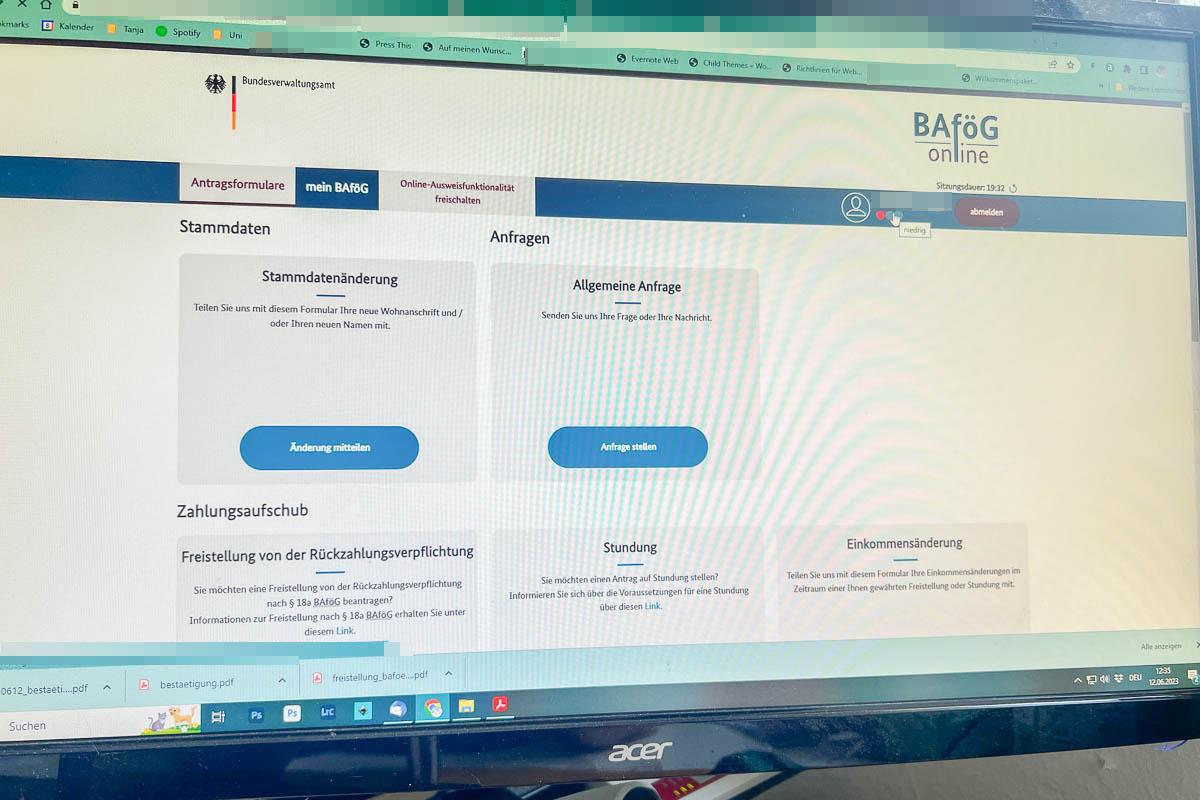 Die Webseite des BaföG-Amtes auf dem PC-Bildschirm